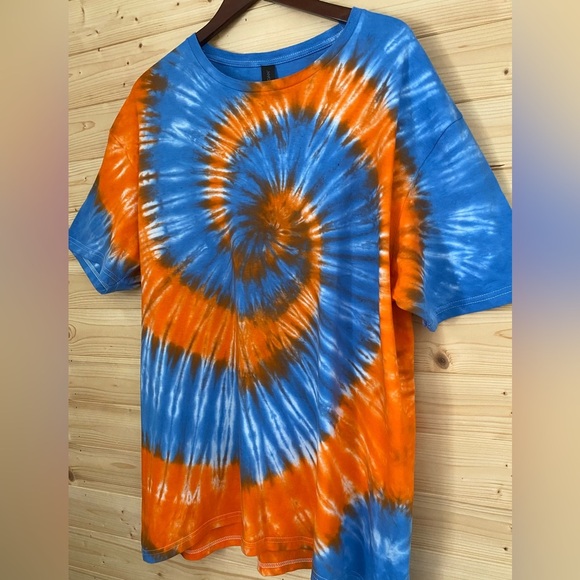 NEW Blue Orange Tie Dye XL GILDAN SoftStyle Unisex T-Shirt Casual Vibrant Spiral - Picture 3 of 10